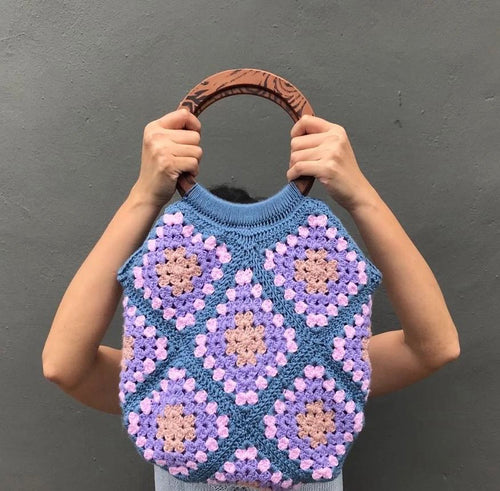 Crochet a Granny Square bag